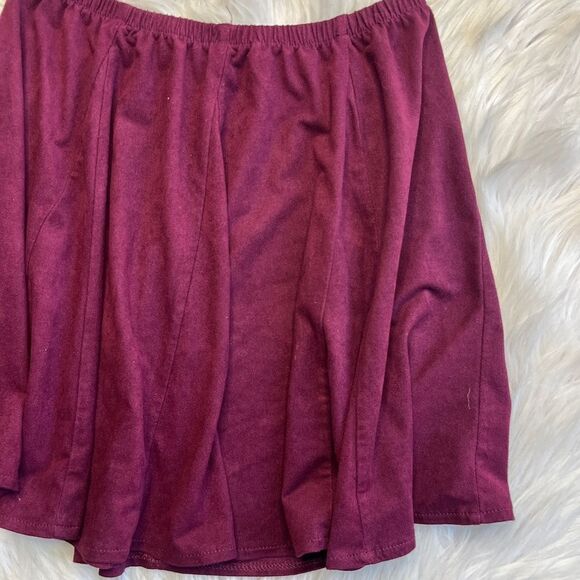 Brandy Melville Mini Skater Skirt Burgundy One Size - Picture 1 of 4